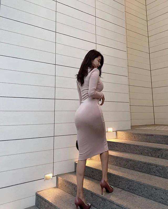 从17楼徒手向下爬到2楼再爬上7楼！儿童节当天，他给了所有人一个惊吓……